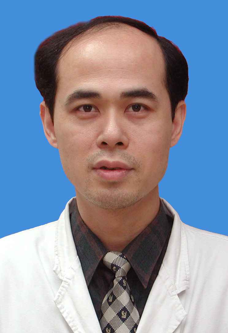 陳偉強(qiáng)（藍(lán)）.jpg